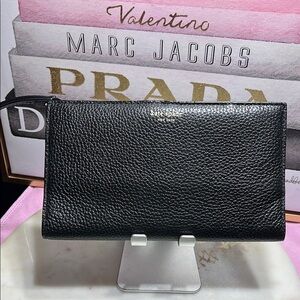 Kate Spade long Black pebble Leather  Spencer Bifold Wristlet Wallet EUC